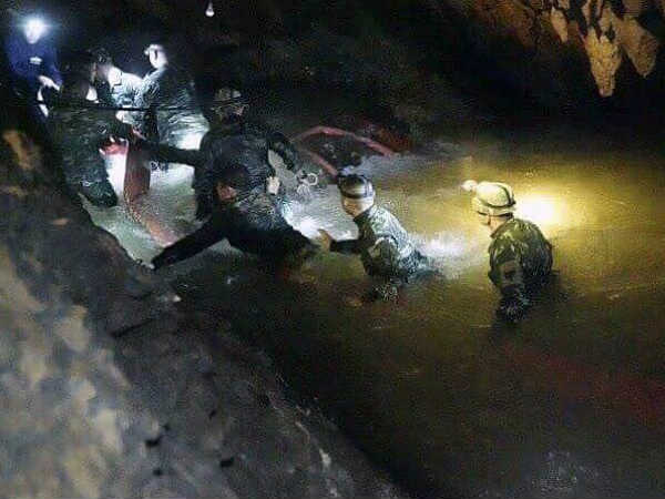 சிகிச்சை செய்து வருகிறார்கள் 