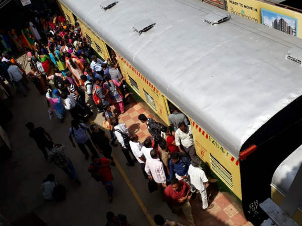 விரைவு ரயில் ட்ராக் விரைவு ரயில் ட்ராக்