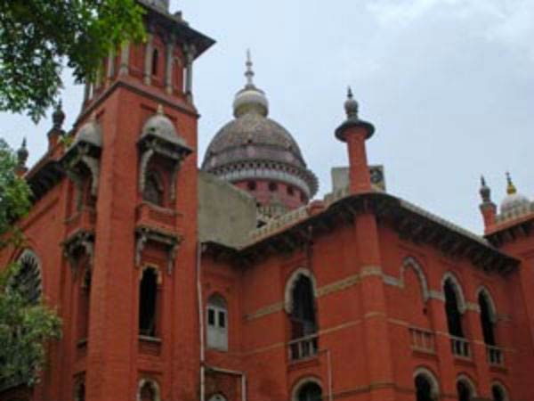 அமிர்தாவும் கேள்விக்குறி 