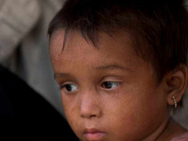 குழந்தைகளை பிரித்த இந்தியா 