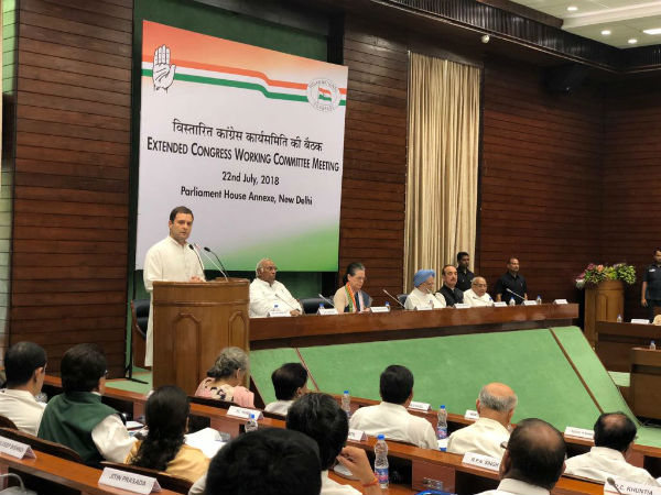 மக்களைக் காக்க வேண்டும் 