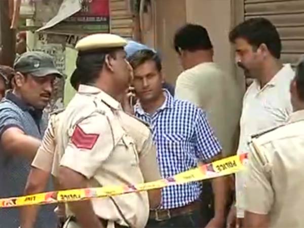 சமையலறையில் சமையலறையில்