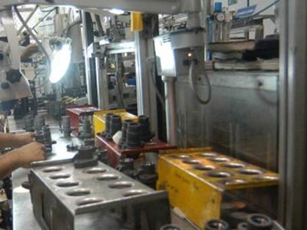 கர்நாடகாவுக்கு 8 