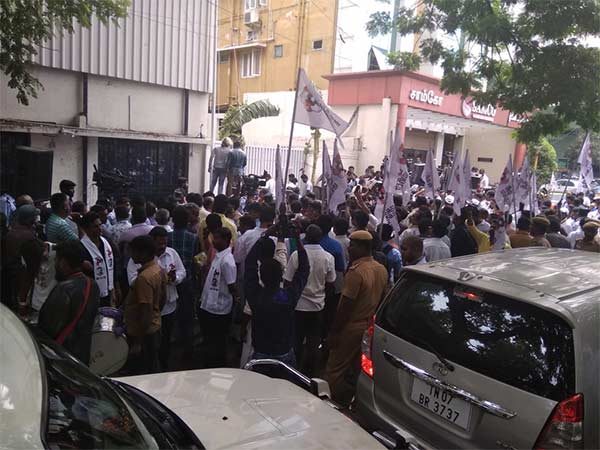 Kamal Haasans party program causes traffic congestion in Chennai 