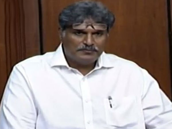 அரைமணி நேரம் கேட்டார் 