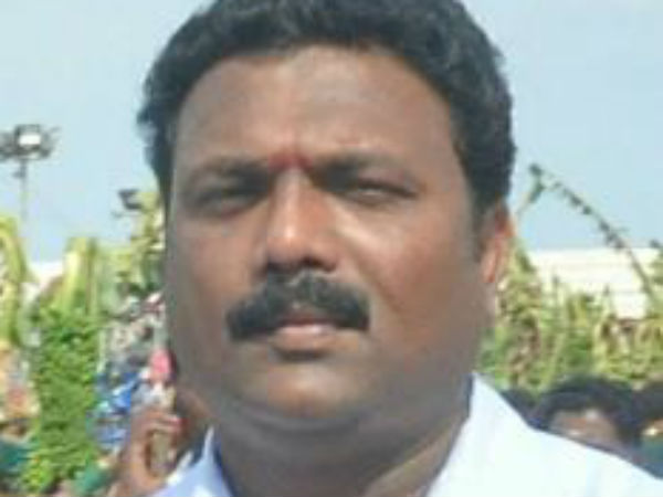 அரிவாளால் வெட்டி கொலை 