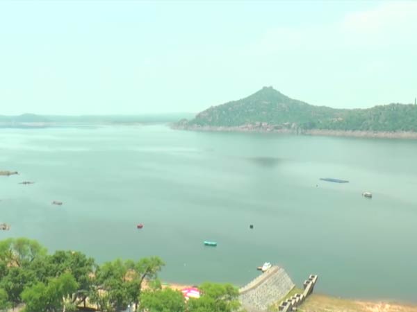 ஒரு லட்சம் கனஅடி 