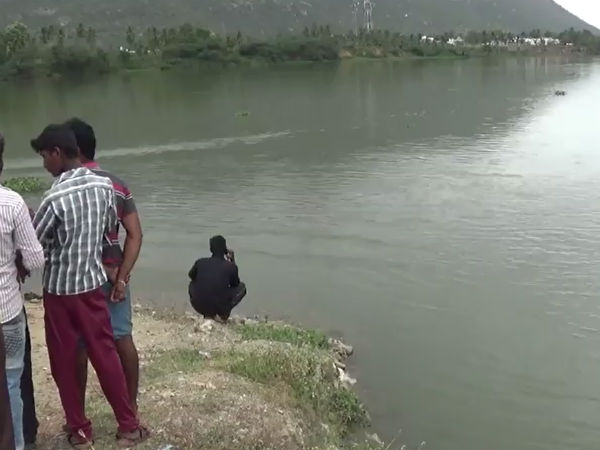 5 person drowned Cauvery into flood while bathing in river 