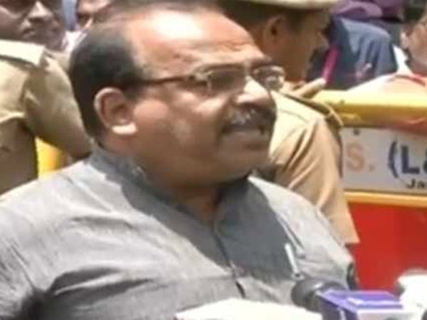 தாலி எடுத்து கொடுத்தவர் 
