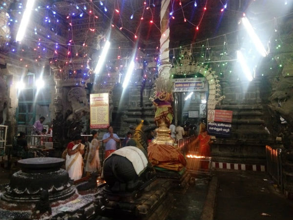 தவக்கோலத்தில் அம்மன்