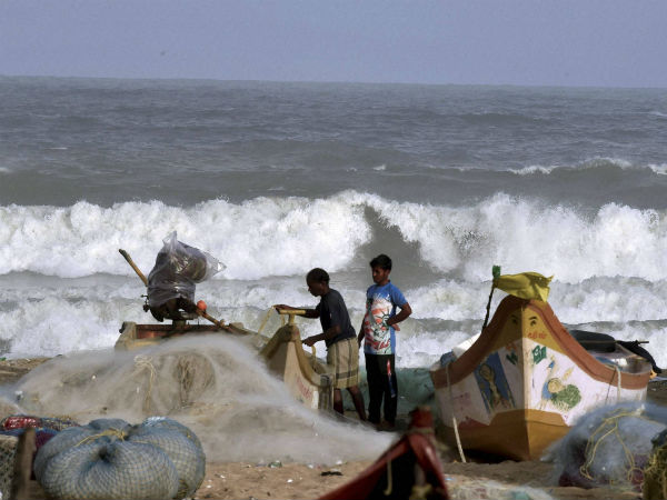 மீனவர்களுக்கு எச்சரிக்கை மீனவர்களுக்கு எச்சரிக்கை