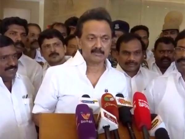 செவி மடுக்க வேண்டாம் 