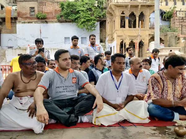 பொதுவாக என்ன செய்கிறார்கள் 