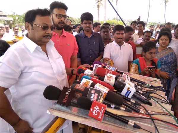 1 லட்சம் பேரை கூட்ட போகிறார் 