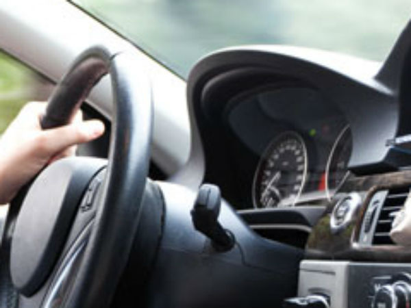 போலீசார் விசாரணை 