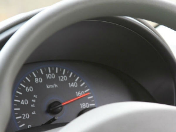 மூவரும் எஸ்கேப் 