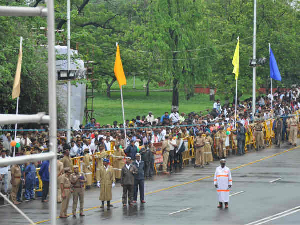 ஜெ. பெயருடன் நிறைவு 