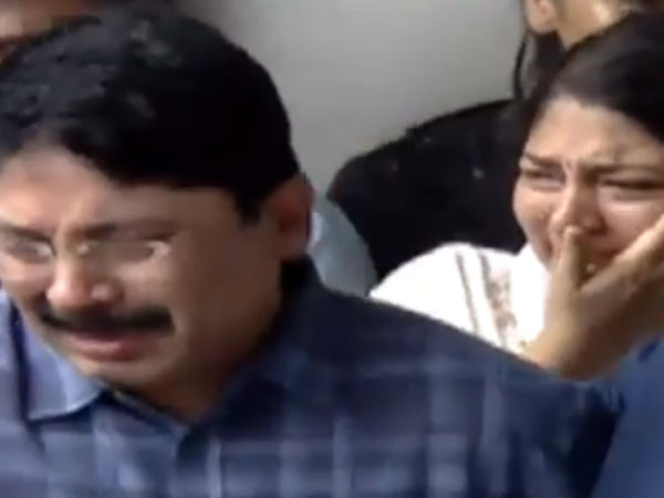 கதறி அழுத ஸ்டாலின் 