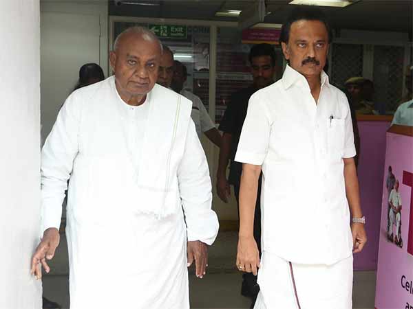Former Prime Minister Devegowda visits Kauvery Hospital, Cannot forget Karunanidhi’s services