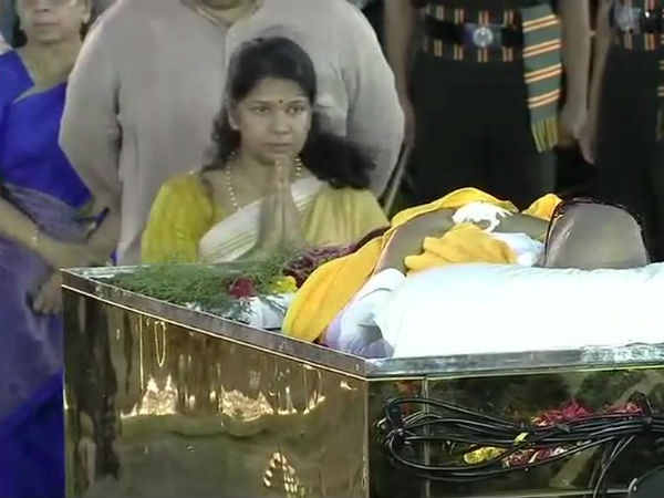 DMK leader Karunanidhi body buried in Marina near Anna Memorial 