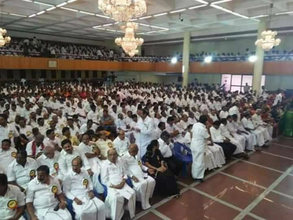 ஒருங்கிணைத்தார் 
