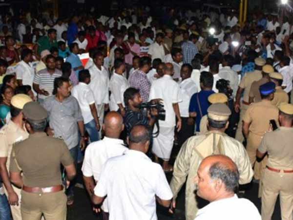 தொண்டர்கள் தவிப்பு 