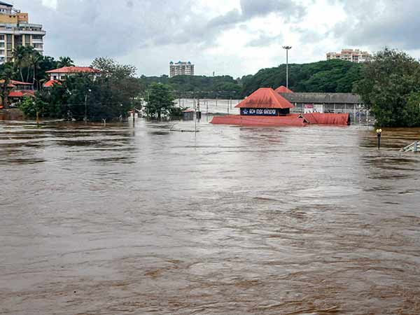 மீட்புப்பணிகளில் ராணுவம் 