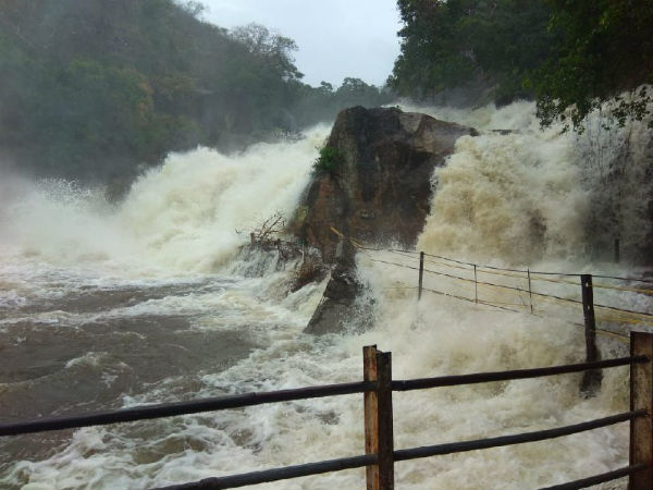 கொள்ளிடம் ஆற்றில் உடைப்பு 