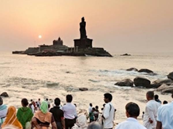 கிழிந்த துணியுடன் அமிதாப் கிழிந்த துணியுடன் அமிதாப்