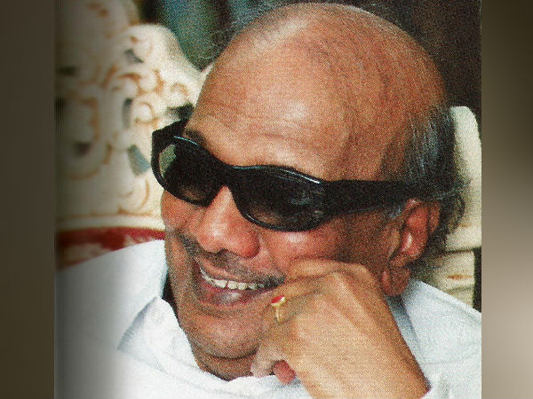  காது கொடுத்து கேட்கும் தலைவர் 