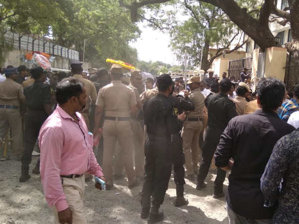 கொந்தளித்த தமிழகம் 