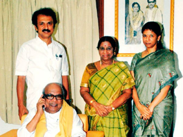  கனிமொழி 