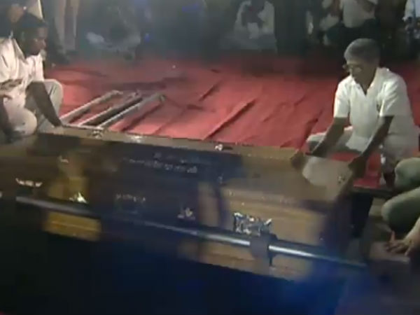 DMK leader Karunanidhi body buried in Marina near Anna Memorial 