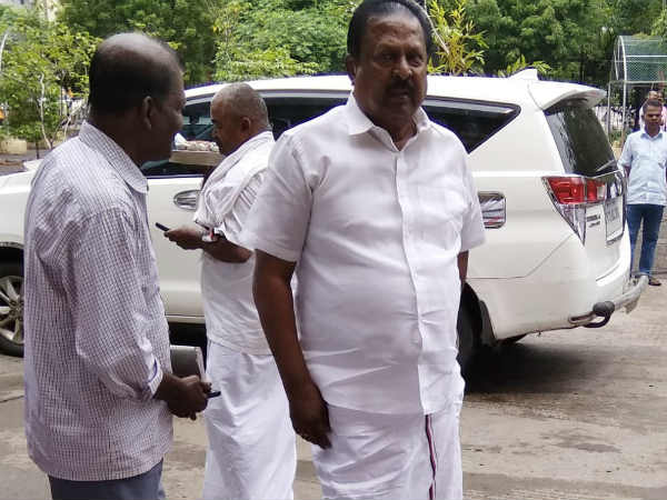 கருப்பசாமி பாண்டியன் கருப்பசாமி பாண்டியன்