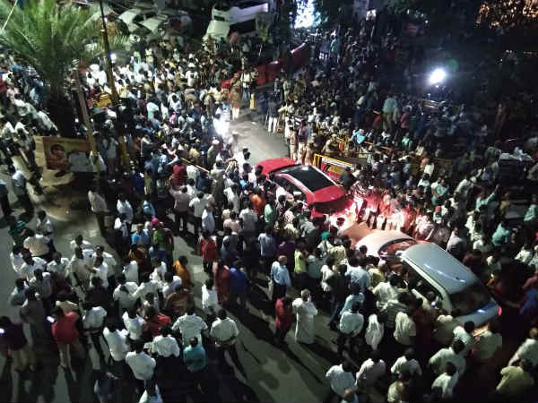 Leaders and cadres throng Kauvery hospital 