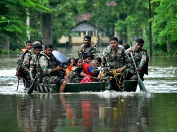 மீட்பு பணியில் ராணுவம் 