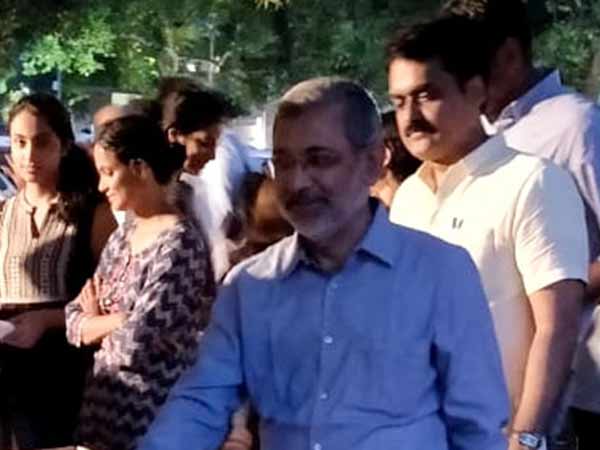 பேக்கிங் செய்தார் 