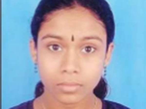 வீடு முழுவதும் ரத்தக்கறை 
