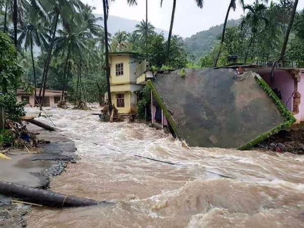 ரெட் அலெர்ட் விடுகிறார்கள் 