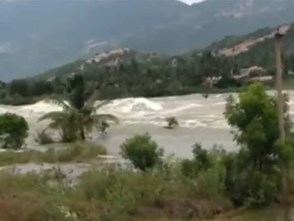 மேட்டூர் அணைக்கு 