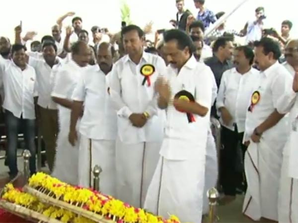 DMK chief MK Stalin pay tribute to Anna and Kalaignar 