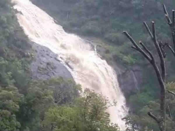  மண்சரிவு 