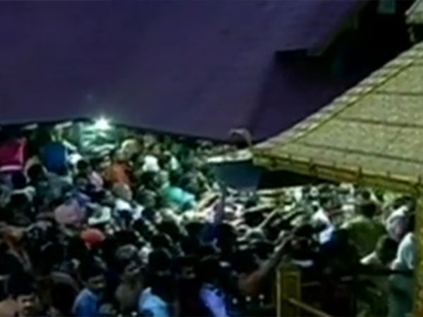 சபரிமலையில் பூஜை
