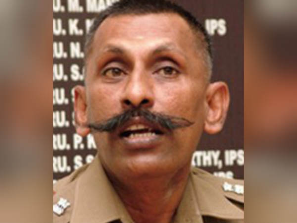 அதிரடி கைதுகள் 