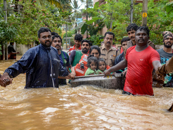 காசுக்கா வந்தோம்? 