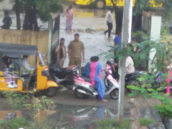 சென்னையில் வெள்ளம் 