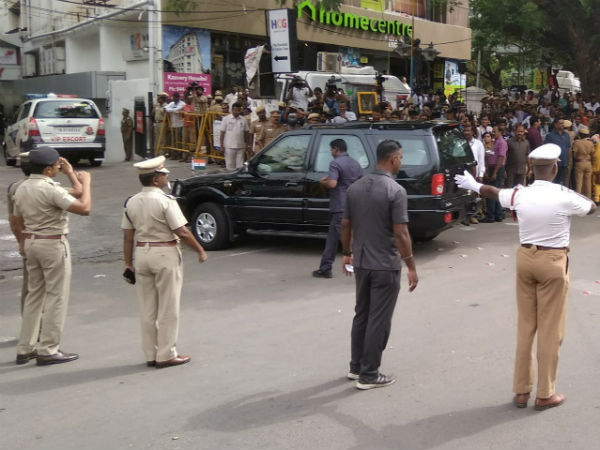 குடியரசுத் தலைவர் 