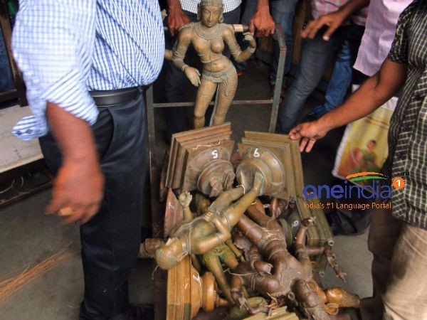 300-ஐ தாண்டிய சிலைகள் 300-ஐ தாண்டிய சிலைகள்