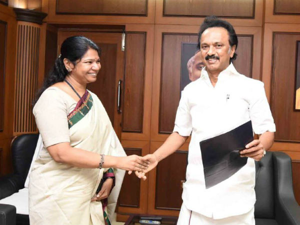 Kanimozhi expresses her wishes by kissing Stalin 
