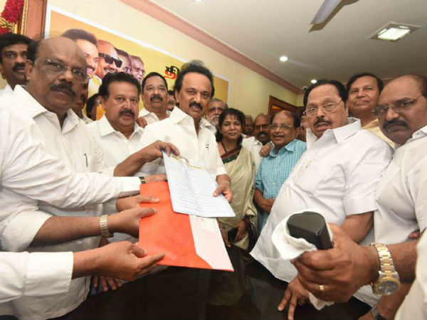 எத்தனை பேர் முன்மொழிந்தனர் 
